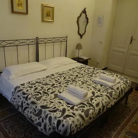Alambra Hotel 2*