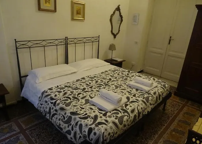Alambra Hotel 2*